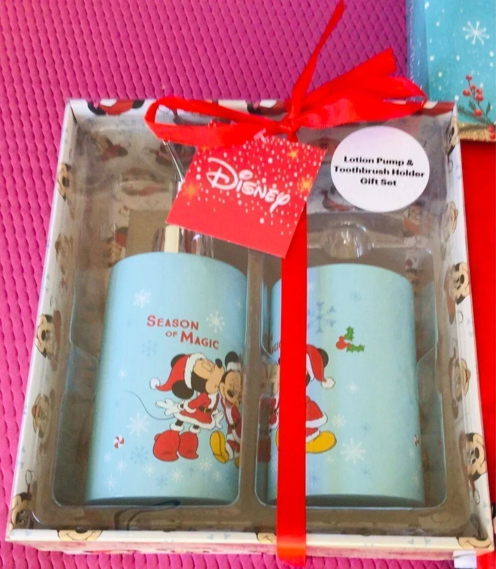 Disney❤️Mickey & Minnie Soap/Lotion Pump & Toothbrush Holder gift set